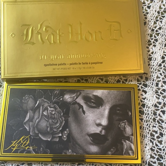 Kat Von D 10 year anniversary palette - Picture 4 of 7